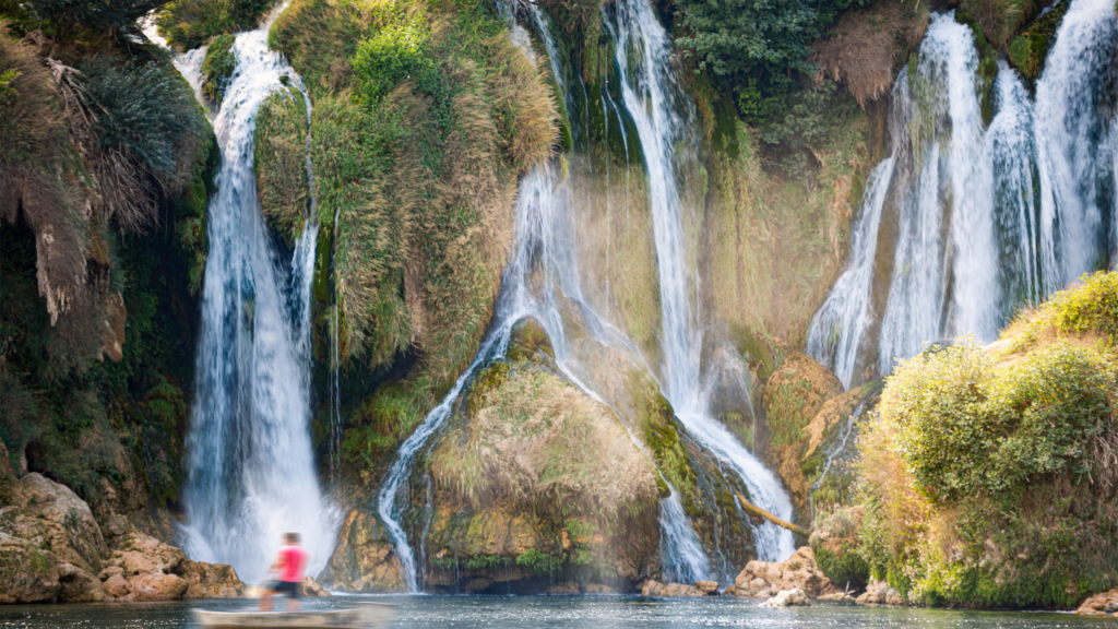 View-of-Kravice-Waterfalls