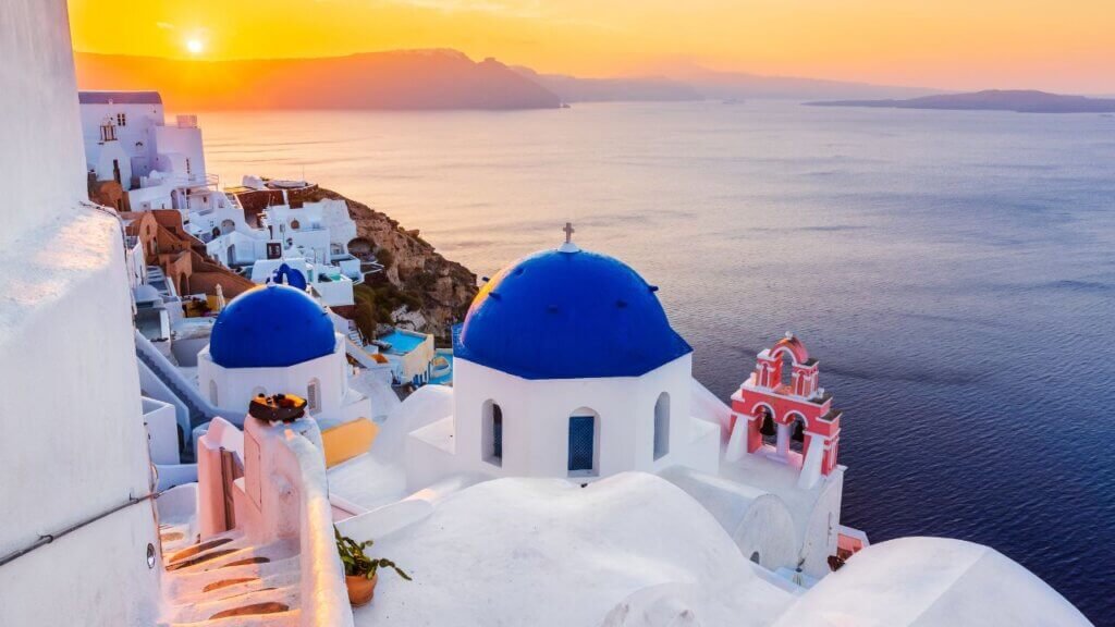 oia-cliffside-architecture-sea-view.jpg